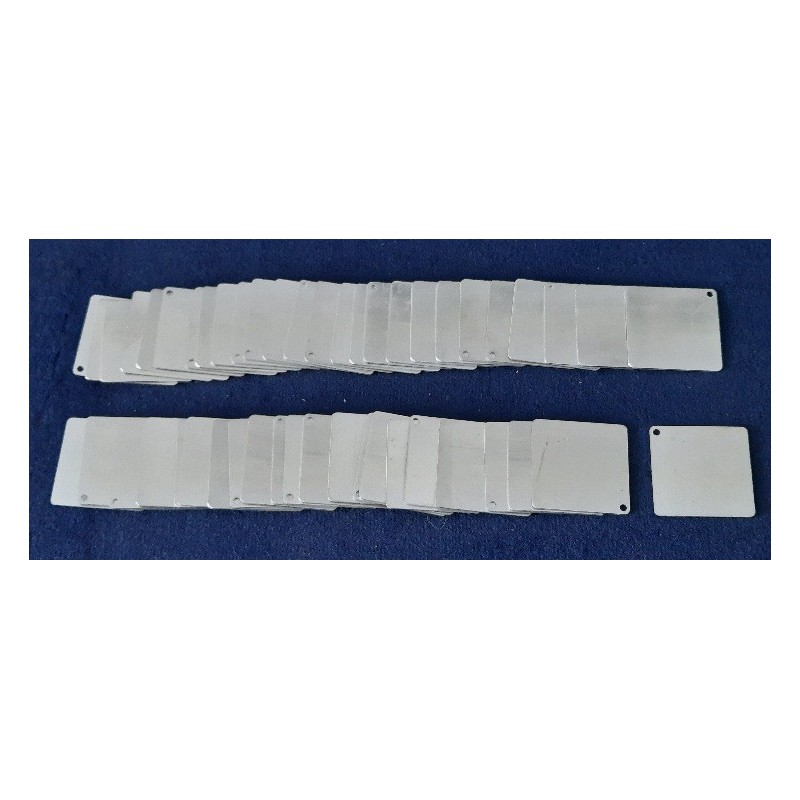 Platte Alu 30x30x0,8mm quadratisch mit Loch 2mm